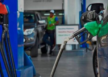 ¡Que tablazo! Gobierno dispone aumentos combustibles hasta RD$15 por galón
