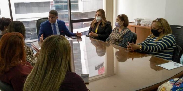 Propietarias salones de belleza exponen situación cónsul dominicano en Panamá