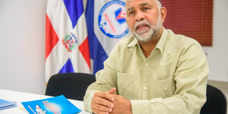 Eduardo Hidalgo: «Fulcar descuida Educación para armar su proyecto presidencial»