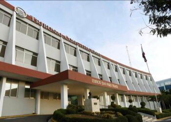 Colegio Abogados pide TC decida conflicto de competencia con CC