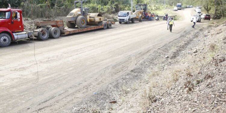 Gobierno inicia construcción carretera Hato Mayor-El Puerto