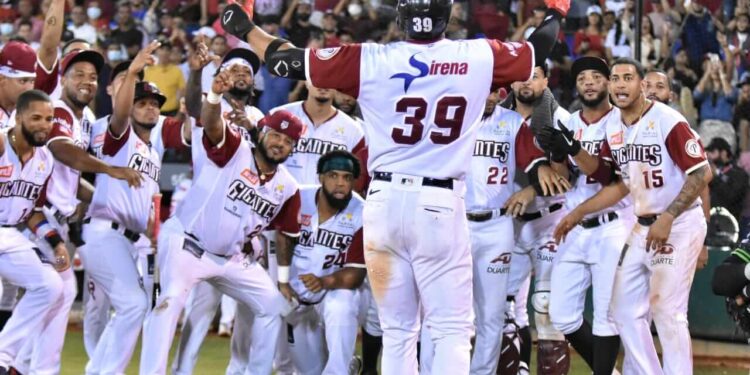 Gigantes colocan serie final 3-1