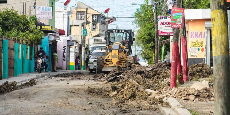 Alcalde SDN dispone construcción aceras, contenes y obras pluviales