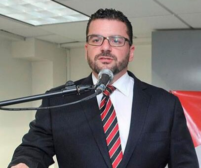 Fanático agrede cronista deportivo en estadio Quisqueya