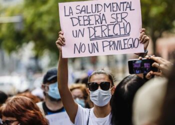 Firman acuerdo prevención suicidio 