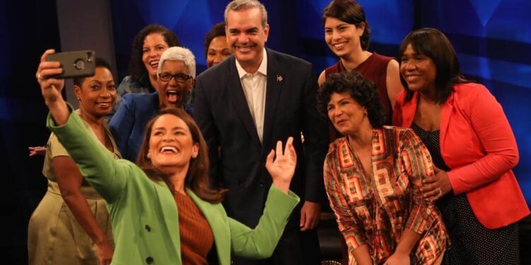 Abinader: «El gobierno ha logrado avances en favor mujer dominicana»