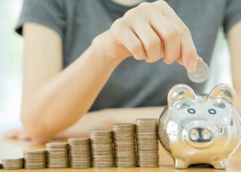 Mujeres ahorran más y procuran mayor rentabilidad en banca