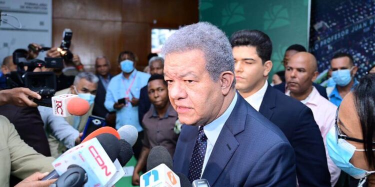 Leonel Fernández: «La crisis no es excusa para no atender problemas del país»