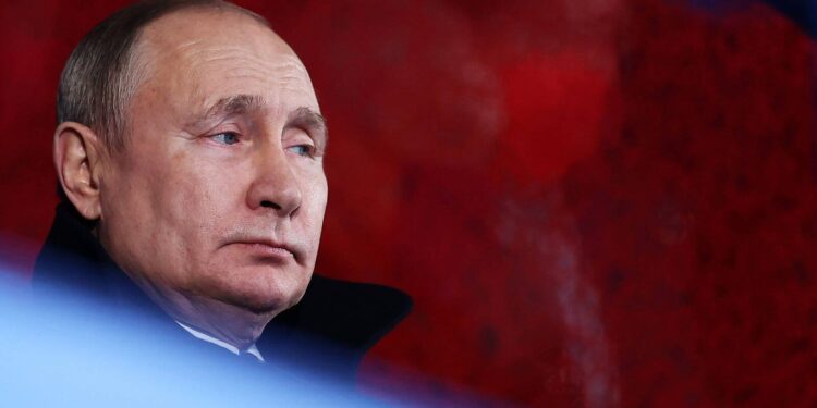 Rusia: Putin: «Sanciones de Occidente son como una declaración de guerra»
