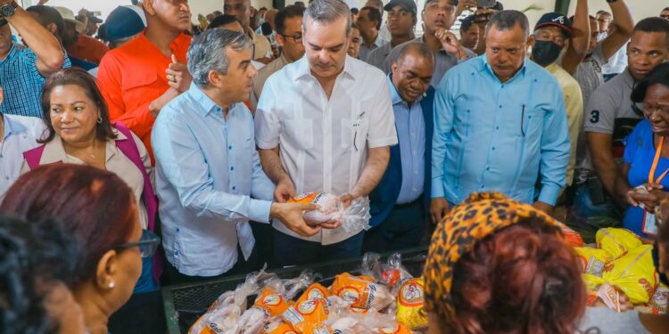 Presidente Abinader: «Programas sociales del gobierno son mayores que antes»