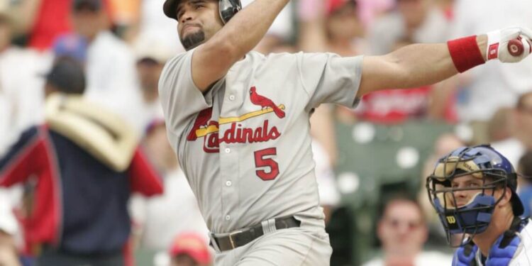 Albert Pujols conecta jonrón 680