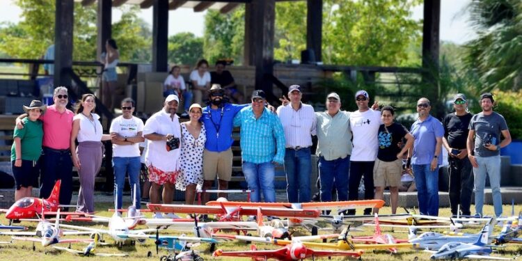 Cap Cana realiza exhibición aeromodelismo