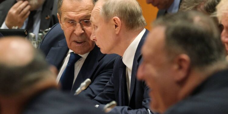 Rusia: Lavrov dice: «OTAN hace todo para impedir conflicto con Ucrania termine en acuerdos políticos»