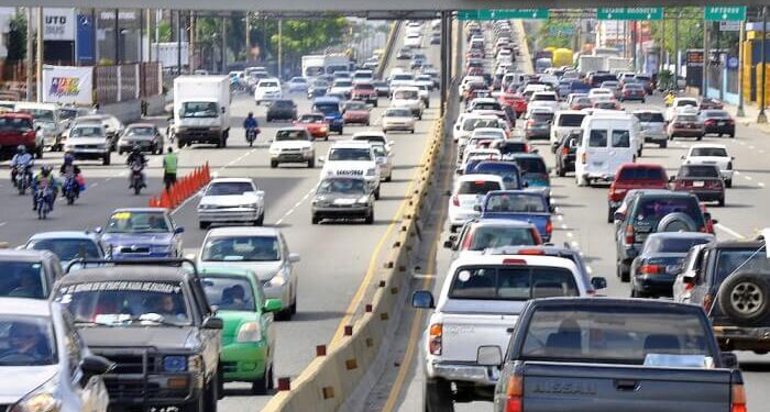 Anadive: RD tiene Un vehículo por cada 6 habitantes