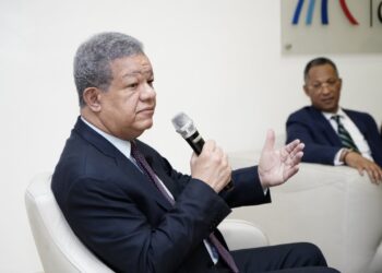 Leonel: «Desde el gobierno quieren acomodar la Constitución porque las encuestas no le dan»
