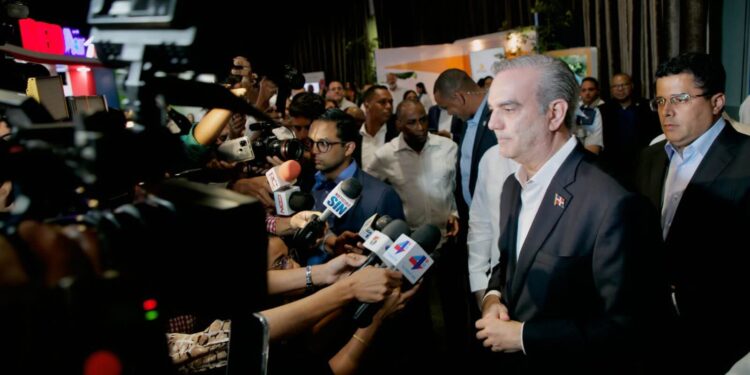 Abinader: «Gobierno trabaja garantizar 100% demanda energética»