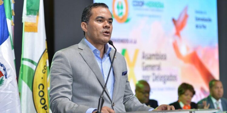 Diputado rechaza cooperativas sean reguladas por Superintendencia de Bancos