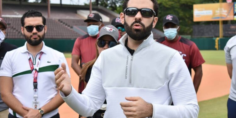 Gigantes del Cibao firman al Gerente Jesús Mejía por tres temporadas