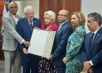 CD reconoce trayectoria Milagros Ortiz Bosch