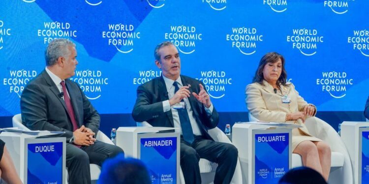 Abinader: RD garantizó salud a población en combinación con recuperación económica