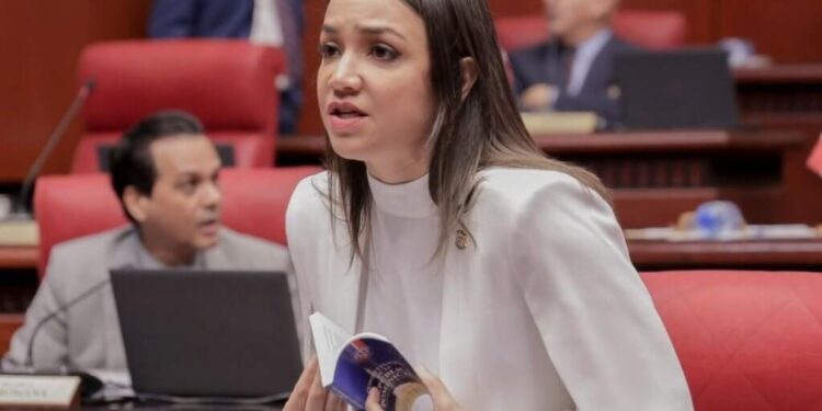 Senadora Raful buscará reelección