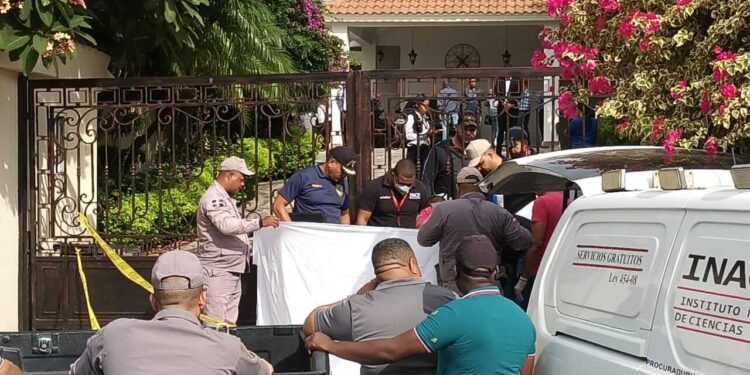 Matan abogado frente a su casa en Santiago