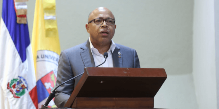 Alfredo Pacheco: «Legisladores avanzan para aprobar proyecto Extinción de Dominio»