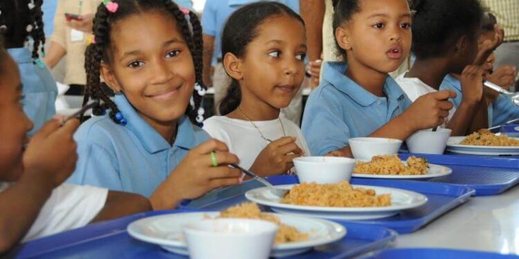 Pacheco resalta importancia ley sobre alimentación
