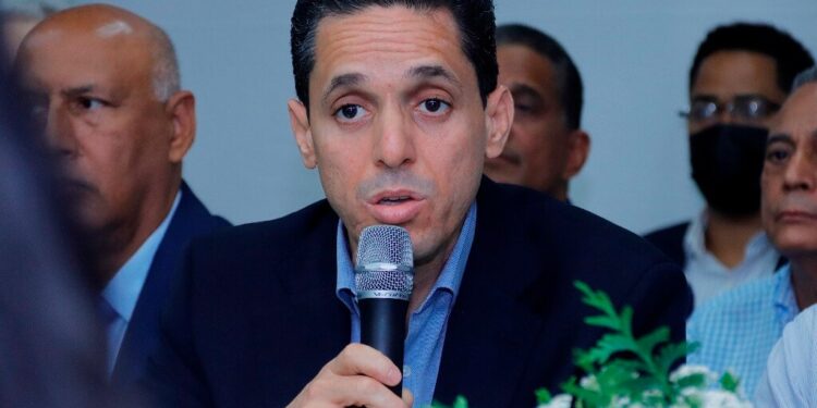 Exsuperintendente de Electricidad: «Crisis sector eléctrico se debe a la improvisación del gobierno»