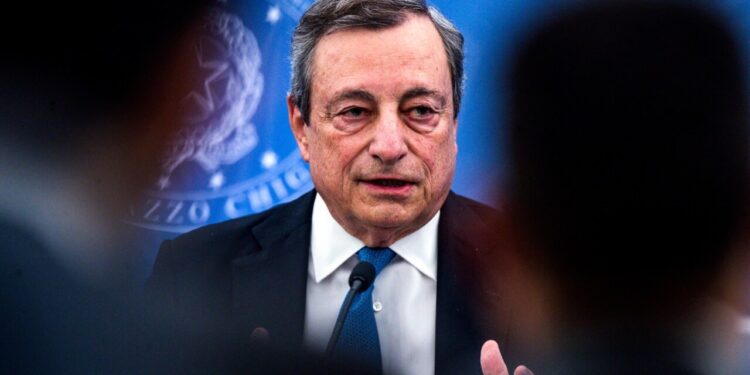Italia: Renuncia primer ministro Mario Draghi