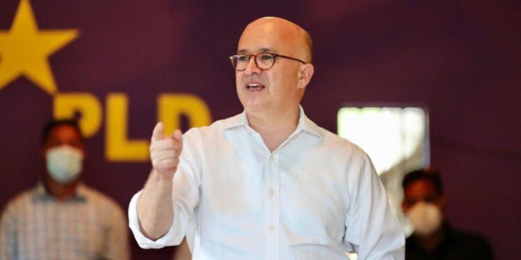 Yván Lorenzo: «Ni un cataclismo evita que Francisco Domínguez Brito sea el candidato del PLD»
