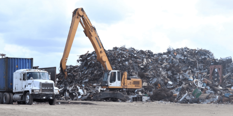 Alcaldía SDE cierra metalera por contaminación medioambiental