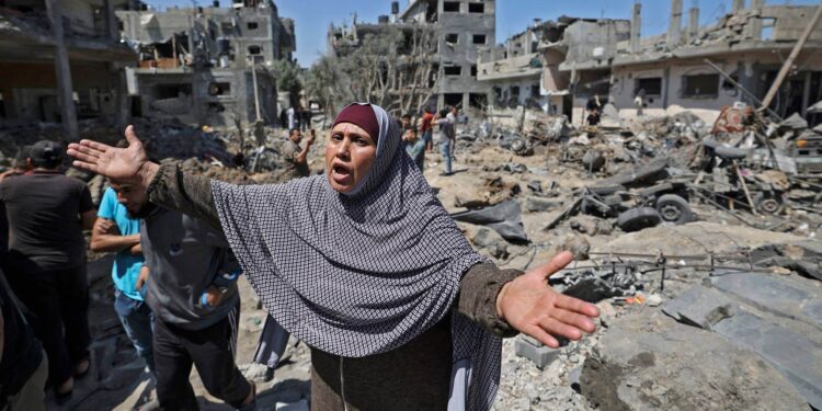 Israelíes y palestinos pactan un alto al fuego