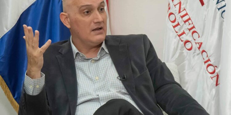 Ministro de Economía destaca aceleración proyectos de inversión pública
