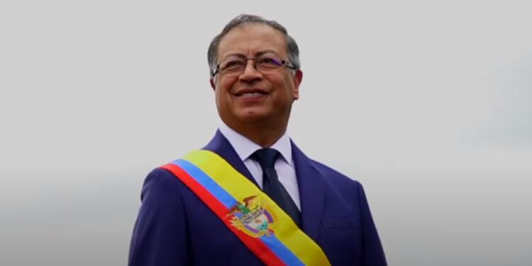 Colombia: Gustavo Petro jura como primer presidente de izquierda