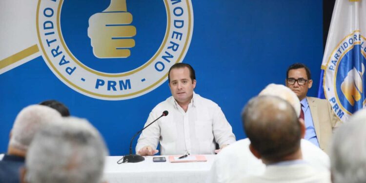 PRM crea comisión consensuará con legisladores bufetes directivos