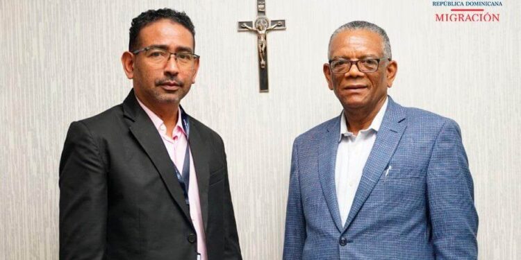 Nelson Gutiérrez asume Dirección Comunicaciones Migración
