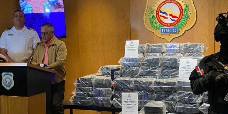 Atrapan tres con cargamento cocaína en Pedernales