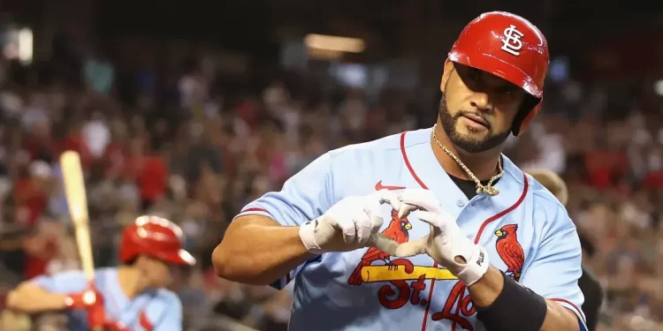 Albert Pujols se acerca a los 700 jonrones