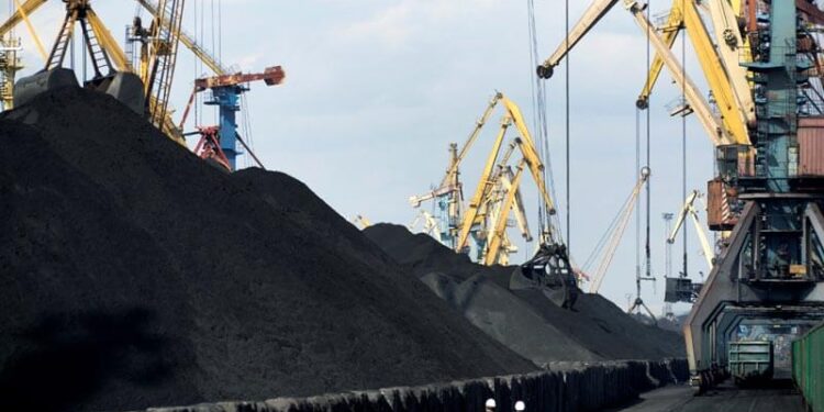 UE cierra sus puertas al carbón ruso