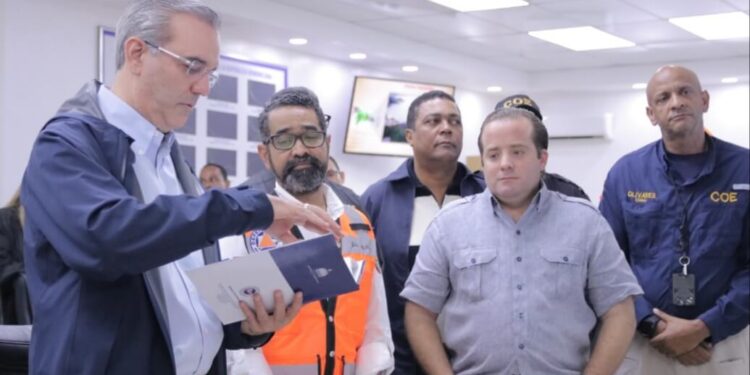 Abinader encabeza operativo ante paso tormenta Fiona