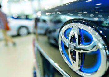 Toyota cierra producción vehículos en Rusia