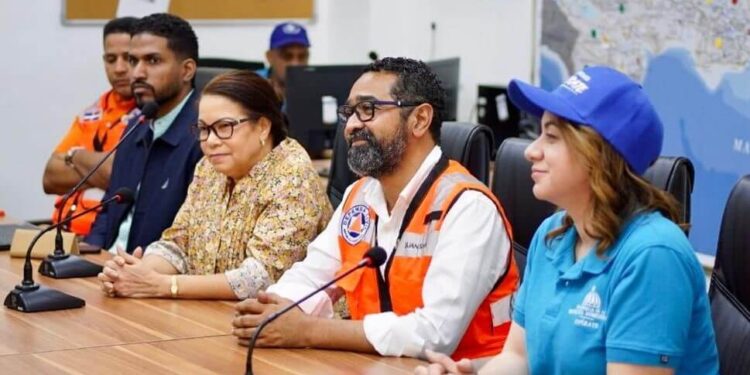 Gobierno asistirá afectados por tormenta Fiona