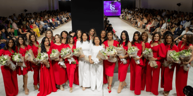 Fundación motiva donar sangre a través de la moda con su colección «A+»