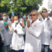 Médicos y abogados marchan contra las ARS y AFP