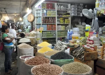 Proponen plan abastecer comercio detallistas en provincias afectadas por huracán Fiona