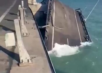 Ucrania: Explosión destruye puente une a Rusia con Crimea; confirman 3 muertos civiles