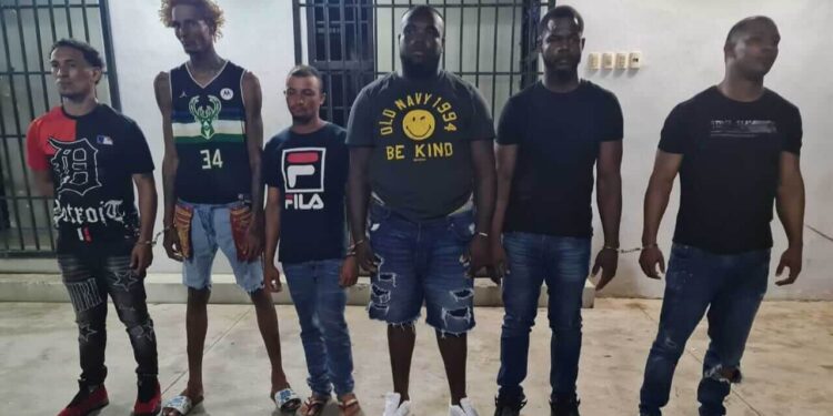 Apresan seis hombres con armas de fuego de alto calibre en Nagua