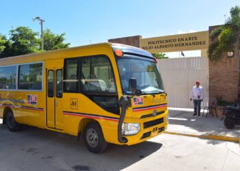 Gobierno dará transporte gratuito a estudiantes de escuelas públicas