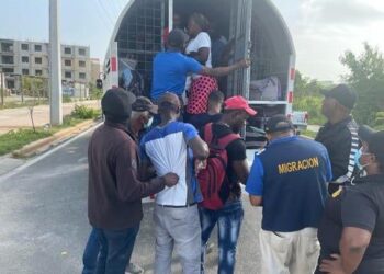 Migración detiene haitianos ilegales en Elías Piña